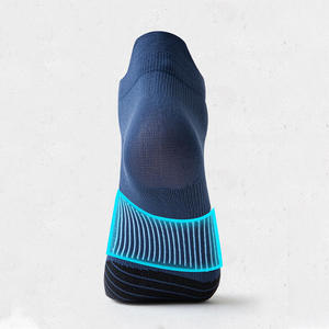 Calcetines Deportivos Transpirables de Secado Rápido Antideslizantes al por Mayor, Calcetines de Ciclismo con Logotipo Personalizado, Calcetines Deportivos Atléticos para Hombre con Agarre - Product Image 3