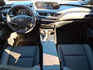 Lexus UX 250h Base 2022 - Product Image 2