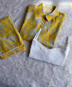 Fusion de mode: Style pakistanais Salwar Kameez - Fusion de styles traditionnels et modernes, créant une mode chic et élégante - Product Image 4