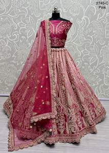 Red suave de diseñador con lentejuelas de terciopelo Trabajo de diamantes de varios hilos con costura CanCan Colección nupcial de encaje hermoso Dupatta - Product Image 5