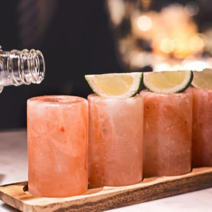 Vaso de chupito de sal de roca rosa del Himalaya, artesanías naturales para la decoración del hogar, técnica cruda, venta al por mayor, fabricante de tequila de Pakistán - Product Image 2