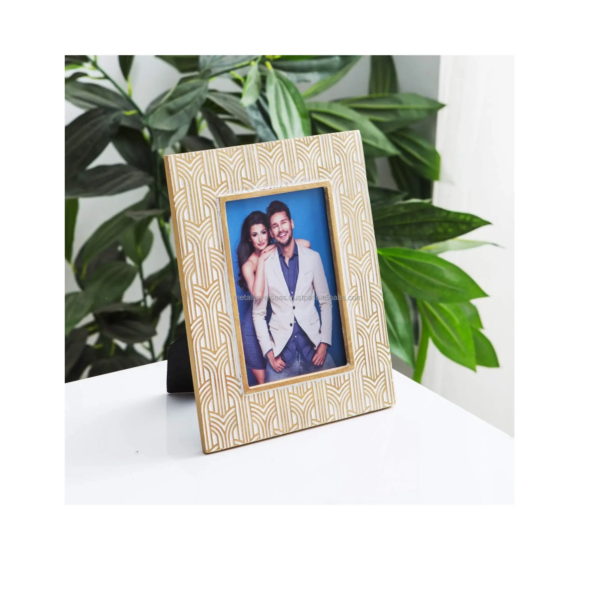 4x6 Picture Frames Resin Table Rustic Photo Frame with High Definition Glass for Wall or Tabletop Display