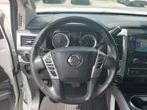 Nissan Titan PRO-4X 2018, 4x4, cabine étendue, pick-up d'occasion, 1000% propre - Product Image 2