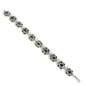 Pulsera de Plata 925 con Diseño Floral y Ónix Negro para Mujer, Brazalete Moderno para Fiestas Religiosas y Aniversarios - Product Image 1