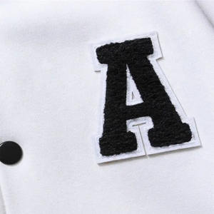 แจ็คเก็ตเบสบอลแบบวาร์ซิตี้สั่งทำขายส่ง พร้อมปักลายเชนิลล์ แจ็คเก็ตบอมเบอร์วาร์ซิตี้ สไตล์ลำลองสำหรับใส่เที่ยวเล่น - Product Image 5