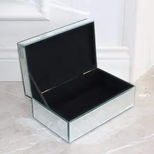 पारदर्शी और प्रतिबिंबित आयताकार डिजाइन बॉक्स के साथ राल से भरा डायमंड ग्लास आभूषण भंडारण बॉक्स