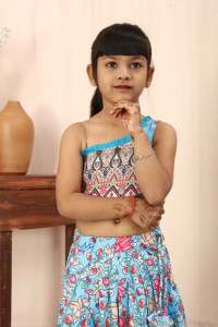 Ensemble de vêtements traditionnels pour enfants Shoryam Fashion, Lehenga Choli bleu imprimé, haut court à une épaule, jupe évasée pour les filles, fête - Product Image 4