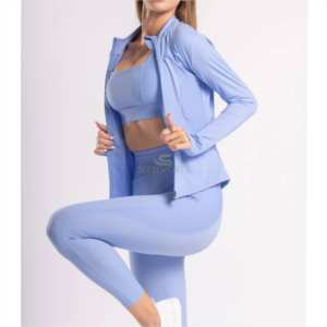 Vêtements de yoga à double bretelles de la plus haute qualité pour femmes ensemble de trois pièces avec logo personnalisé et matériau de qualité supérieure - Product Image 3