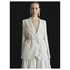 Elegante Blazer de negocios para mujer, el traje Soul Suit de lujo con estilo para el aspecto de negocios definitivo - Product Image 1