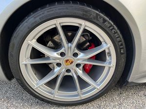2018 légèrement utilisé pour 911 Carrera 4S Cabriolet 420hp Flat6 AWD Sport Chrono Package Sièges en cuir Conduite à gauche à vendre - Product Image 4