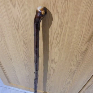 Bâton de marche en bois naturel de qualité supérieure pour personnes âgées avec support à formes multiples et thérapie de rééducation - Product Image 1