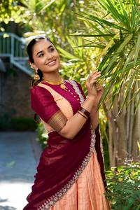 Ropa étnica de buena calidad Zari Chex con Zari Weaving Work Lehenga Choli Fabricante de India al precio más bajo - Product Image 6