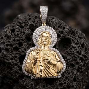 Pendentif Cœur Sacré en Argent Sterling 925 Luxe Divine Radiance, Finition Dorée, Détails Précieux, Halo Pavé Brillant, Unisexe - Product Image 4