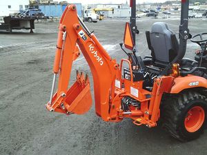 Meilleur tracteur compact Kubota BX23S avec chargeur arrière, pelle frontale, équipement d'excavation hydraulique, machine utilitaire agricole - Product Image 6