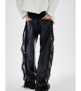 Pantalones anchos de cuero PU de cintura alta para hombre con decoración de borlas, estilo gótico, cierre de cremallera, para otoño - Product Image 2