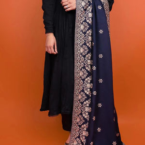 Long châles pour femmes musulmanes personnalisées de haute qualité taux de gros laine de cachemire de style vintage avec tailles disponibles - Product Image 1