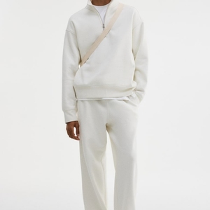 Col ras du cou uni à manches longues personnalisé de haute qualité pour la saison d'automne fait à la main sur mesure - Product Image 2