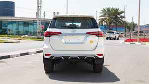 Neuf / Occasion 2022 TOYOTA FORTUNER Caméra arrière 360° Capacité de charge 31-40T Émissions Diesel / Essence Automatique - Product Image 6