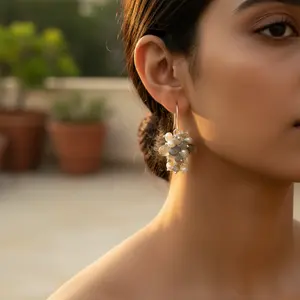 Boucles d'oreilles en argent 925 avec perle d'eau douce et labradorite, bijoux élégants pour femmes - Product Image 1