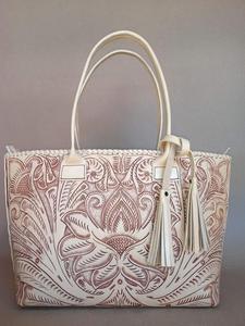Bolsos de mano para mujer de alta calidad, 100% cuero, últimos modelos a la moda, gran capacidad, cierre de cremallera, estilo con cadenas. - Product Image 4