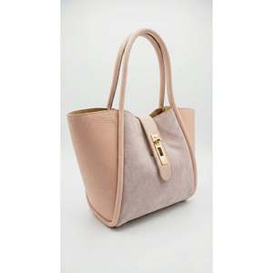 Borsa Artistica 26037 Design Strutturato in Vera Pelle Dollaro e Camoscio, Realizzato a Mano in Italia - Product Image 3