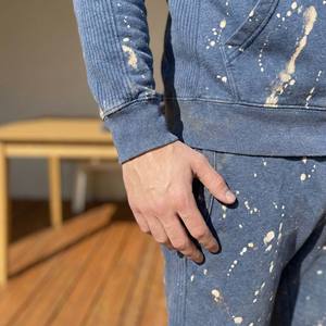 Conjunto Deportivo Personalizado de Algodón Grueso, Transpirable y Ecológico para Hombre, Sudadera con Capucha y Pantalones Jogger con Estampado de Salpicaduras de Ácido Azul - Product Image 4