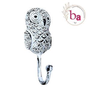 ตะขอแขวนเสื้อโค้ทและหมวกเหล็กสีขาวทำด้วยมือพร้อมรูปปั้นนกฮูกติดผนัง - Product Image 1