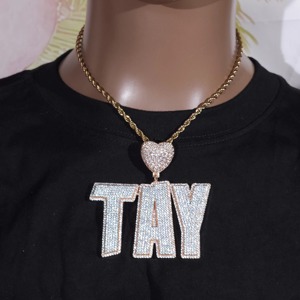 Collar con Colgante de Corazón con Iniciales, Chapado en Oro con Diamantes de Imitación VVS, Estilo Hip Hop, para Hombre, a Bajo Precio - Product Image 1
