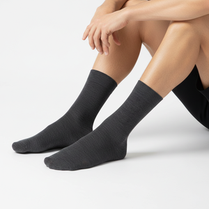 Chaussettes bon marché Chaussettes Crew noires pour hommes Fabricant en stock-Fabriqué en Turquie avec votre logo et votre marque Chaussettes personnalisées OEM - Product Image 3