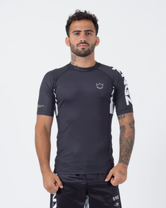 Rash Guard para hombre de último estilo con mangas cortas y diseño elástico Ropa de fitness y lucha libre Venta en línea con servicio OEM - Product Image 2