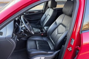 LISTO PARA ENVIAR, Volante a la Derecha/Izquierda, PORS-CHE MA-CAN 2021, Tracción en las Cuatro Ruedas, Rojo Carmín, Ruedas Macan Turbo de 20 Pulgadas - Product Image 4