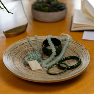 Plaque à pied en bambou naturel de 12 pouces pour servir et afficher Outil de tournage en bambou élégant - Product Image 2