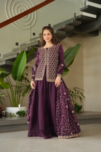 ชุดบอลลีวูดพร้อมลูกปัดปักลาย kurti sharara ผู้ผลิตแฟชั่นสำหรับผู้หญิงและซัพพลายเออร์จาก Surat - Product Image 4