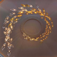 Lustres suspendus en forme de poisson en verre en spirale personnalisés pour plafond haut, salon de villa, escalier, pièce de hauteur duplex