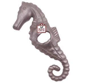 Ouvre-bouteille en fonte "SEAHORSE" Accessoires de bar uniques Ouvre-bouteille en fonte Fixation murale (140x65mm) - Product Image 3