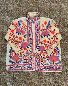 Veste brodée en velours de coton multicolore, réversible et décontractée pour l'hiver avec un nouveau design de manteau court. - Product Image 2