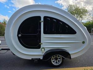 Caravana pequeña de 750 kg, tipo lágrima, remolque camper en venta con envío rápido - Product Image 5