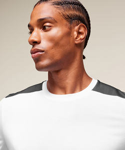 Camiseta a cuadros personalizada OEM de altos estándares de producción, Camiseta deportiva negra de algodón 100% anticontracción para hombre para exportación - Product Image 5