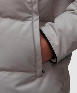 Vente en gros de veste matelassée à capuche nouveau design à la mode pour hommes avec fermeture éclair et bouton veste matelassée extrêmement chaude en hiver - Product Image 5