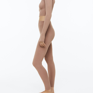 Pantalon de yoga et de fitness taille haute sans couture, extensible dans les 4 sens, anti-transpiration et respirant, avec logo personnalisé - Product Image 1