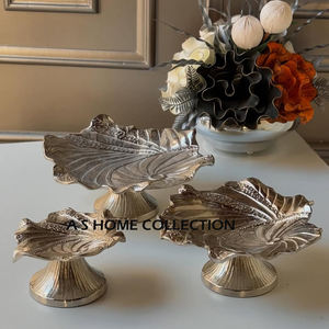 Salon famille créatif luxe gâteau aux fruits support forme irrégulière Texture dorée aluminium métal support ornements - Product Image 1