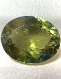 Piedra Preciosa de Turmalina Verde con Corte Ovalado Facetado Natural de 8x10 mm - Product Image 2