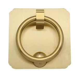 Aldaba de puerta con forma de anillo de lujo nórdico, aldaba de puerta antioxidante antirrobo, accesorios de puerta de Metal antiguo con acabado plateado - Product Image 4