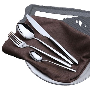 Juego de Cubiertos Portátil Decorativo Económico de Acero Inoxidable Color Oro Rosa, Juego de Cubiertos con Mango Hecho a Mano de Latón, Regalo para Bodas y Fiestas - Product Image 1