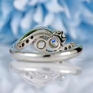 Bague de fiançailles en argent 925 avec diamant Moissanite en plaqué or pour proposition de petite amie - Product Image 2