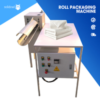 Machine d'emballage de roulement de couette semi-automatique pour oreiller de couverture de matelas de couette-emballage de film plastique d'enroulement électrique