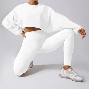 Traje de Yoga para gimnasio de 2 uds para mujer, camisas cortas transpirables de entrenamiento ajustadas, sujetador, Top largo, mallas sueltas para trasero, conjunto de Yoga deportivo - Product Image 2