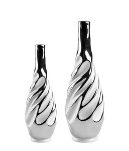 Florero de decoración interior y hogar de estilo moderno Florero de metal de aluminio Premium con diseño de cuentas de oro y cristal brillante - Product Image 3