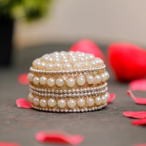 Venta al por mayor Pearl Sindoor Box, Indian Wedding Favor, Haldi Mehendi Gift Box, Party Favor, Festival Gift Box, Regalo de dama de honor - Product Image 2