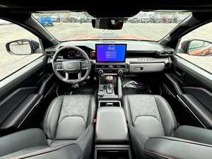 Usado Reciente 2025 para Híbrido TRD Pro HV Doble Cabina 4WD Llantas de Aleación Izquierdas Asientos de Cuero Sistema de Navegación Arranque Remoto - Product Image 3